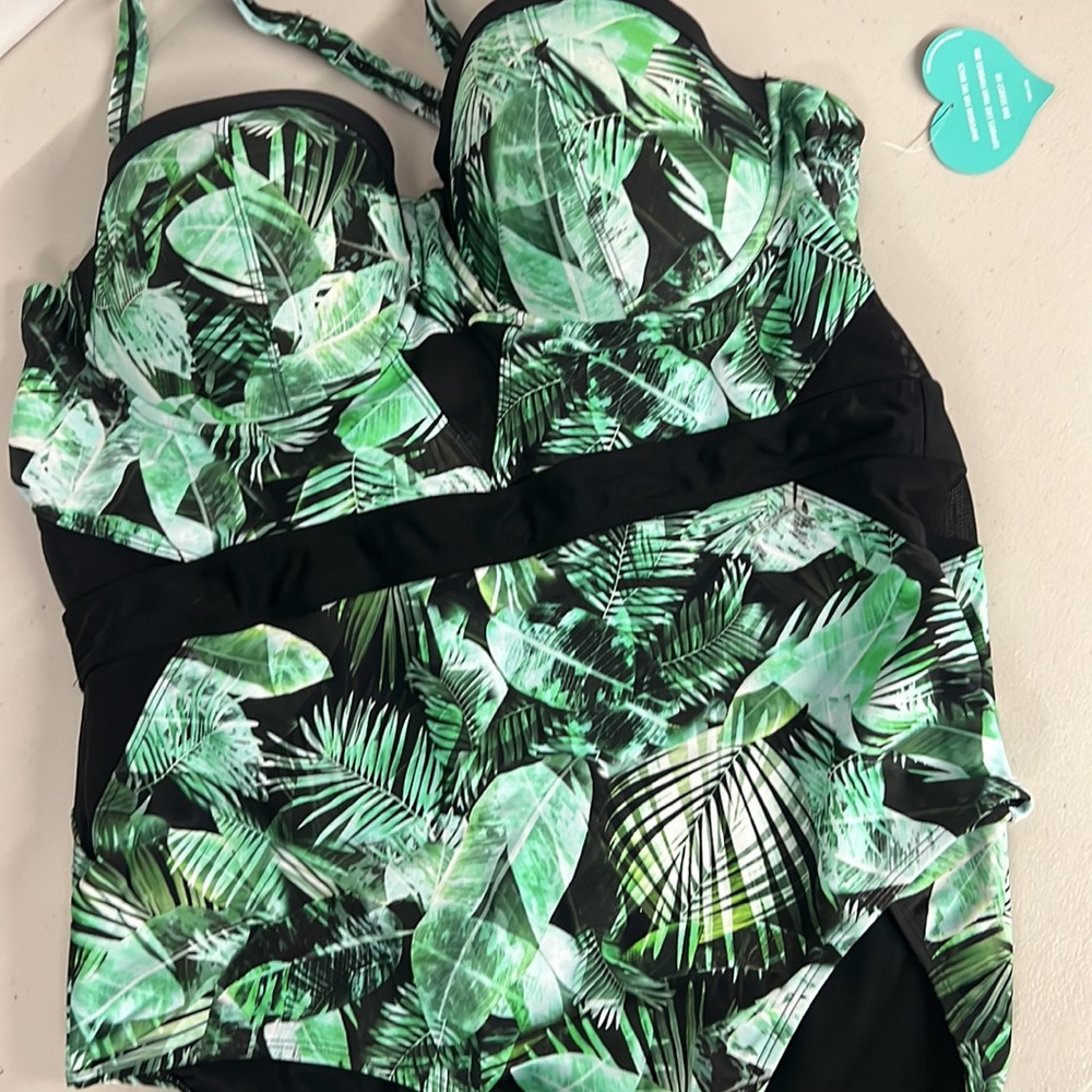 Torrid Palm Print One-Piece Vixen Collection Swimsuit NWT PUSH UP CUPS - Picture 2 of 8